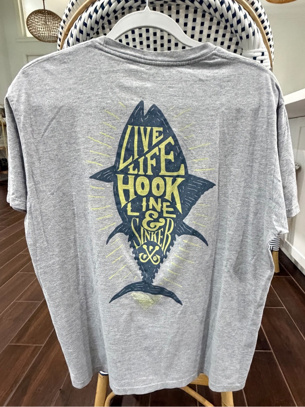 Columbia PFG Men's Large Gray Graphic Fish T-Shirt Live Life Hook Line & Sinker